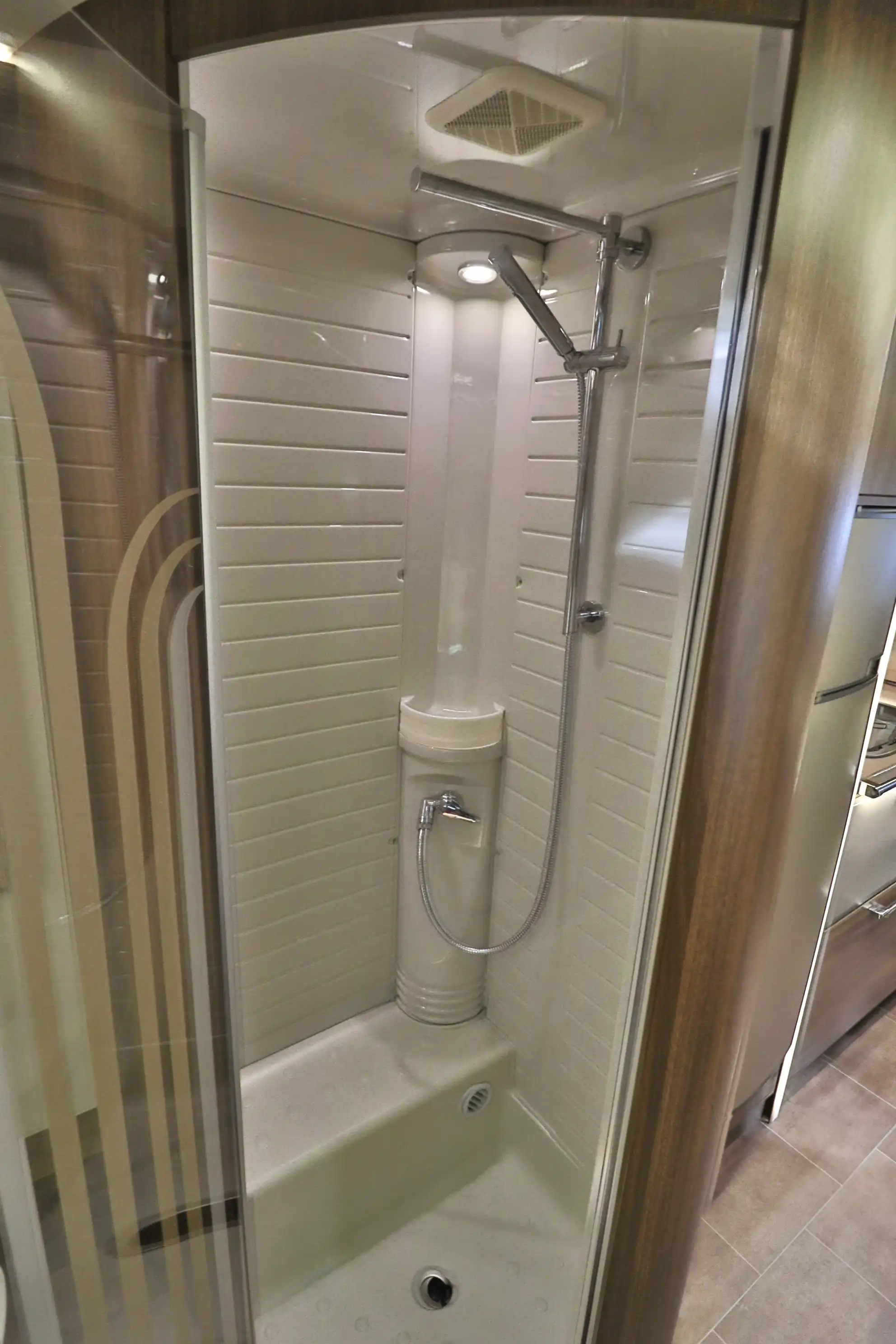 BUERSTNER I 900 G Elegance
